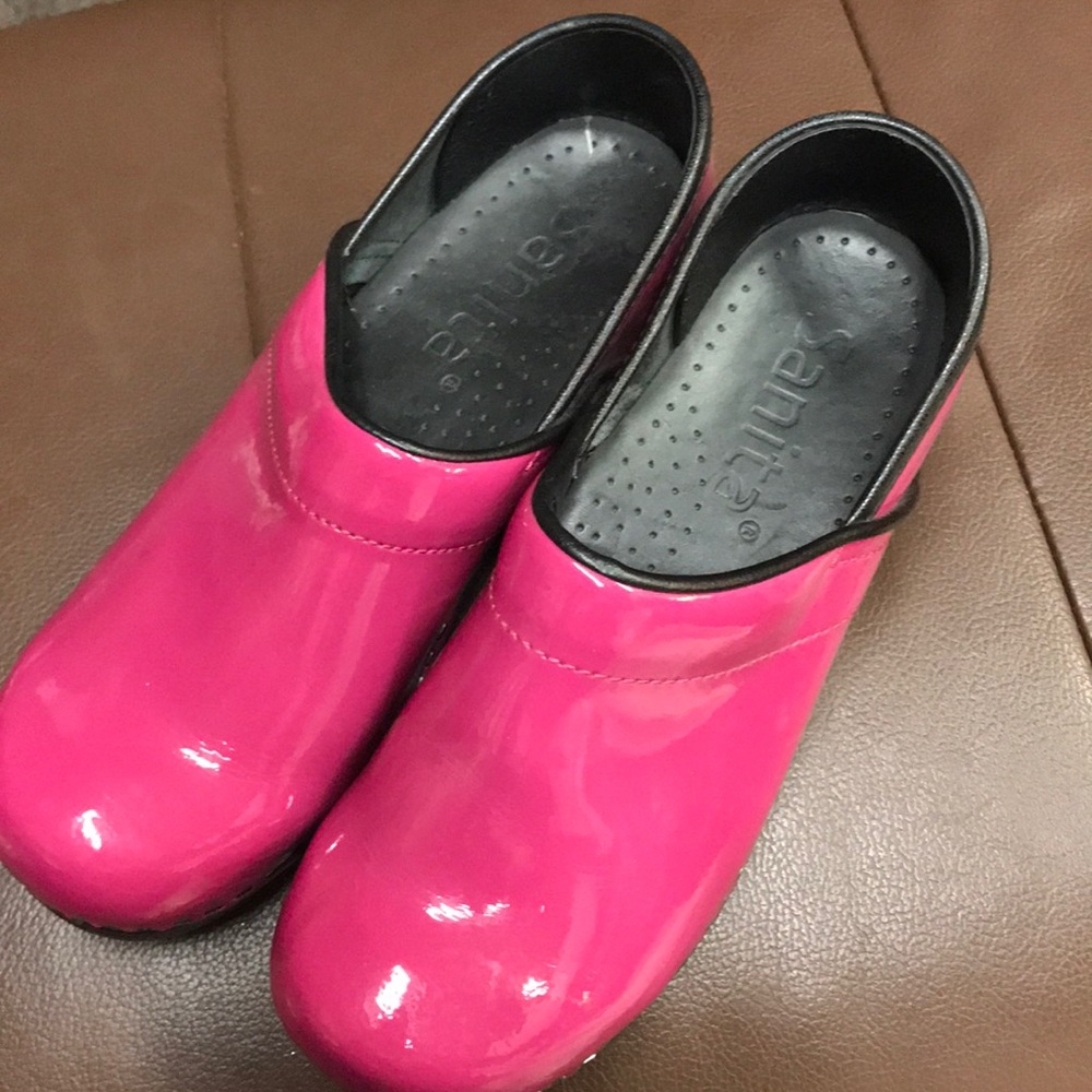 SANITA Brand (sister to Dansko) clogs size 37
